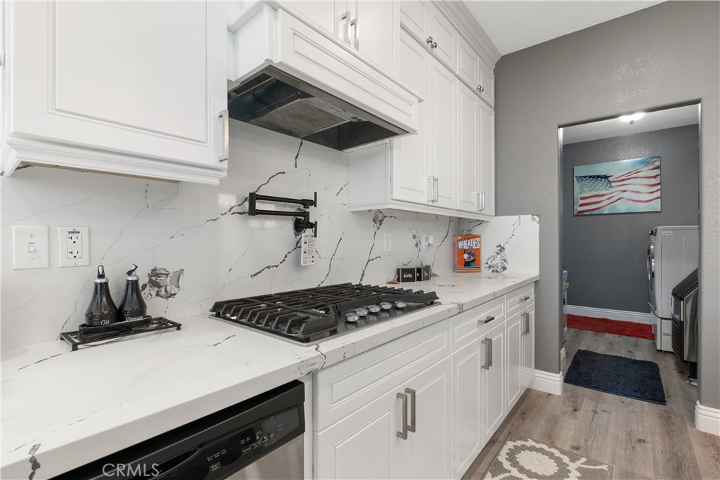 1188 Beach Drive Property Photo 6