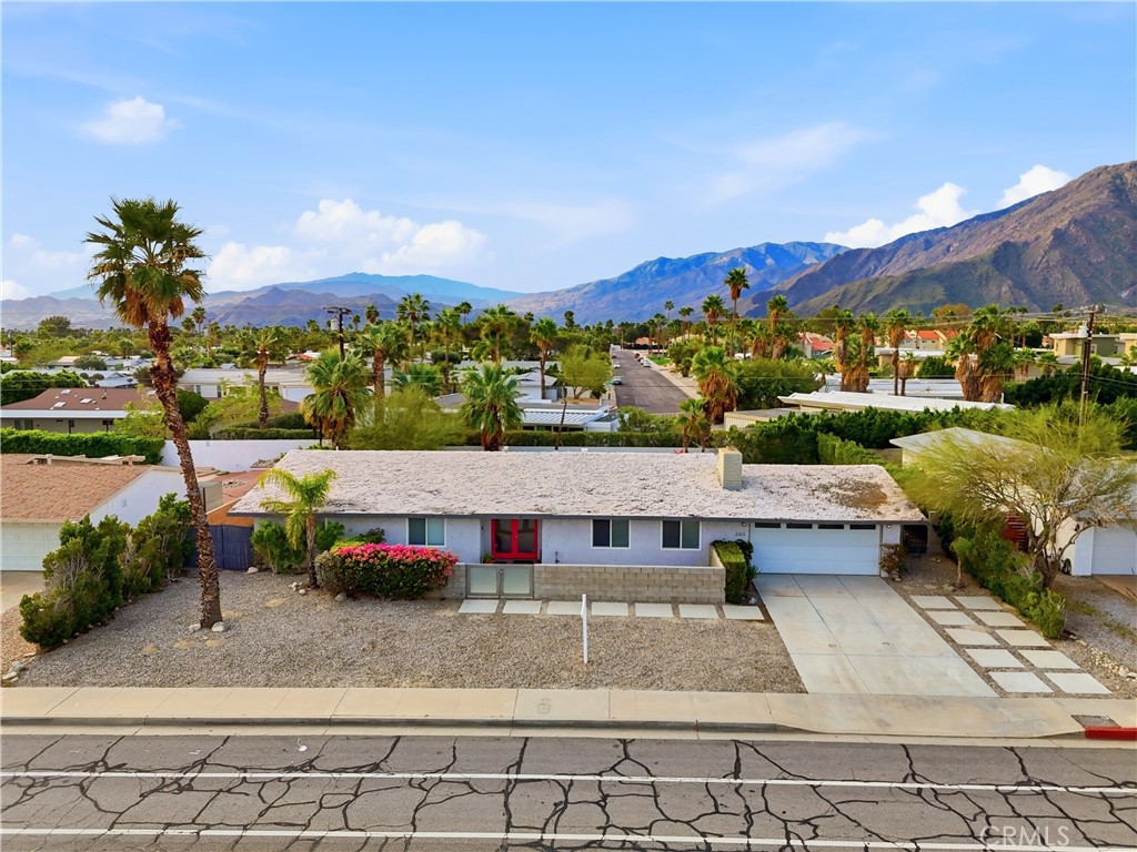 303 E San Rafael Drive Property Photo 1
