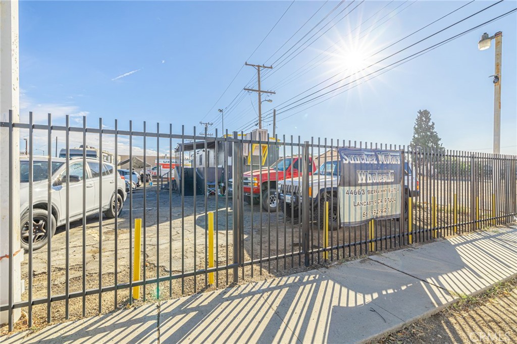 44663 Sierra Property Photo 4