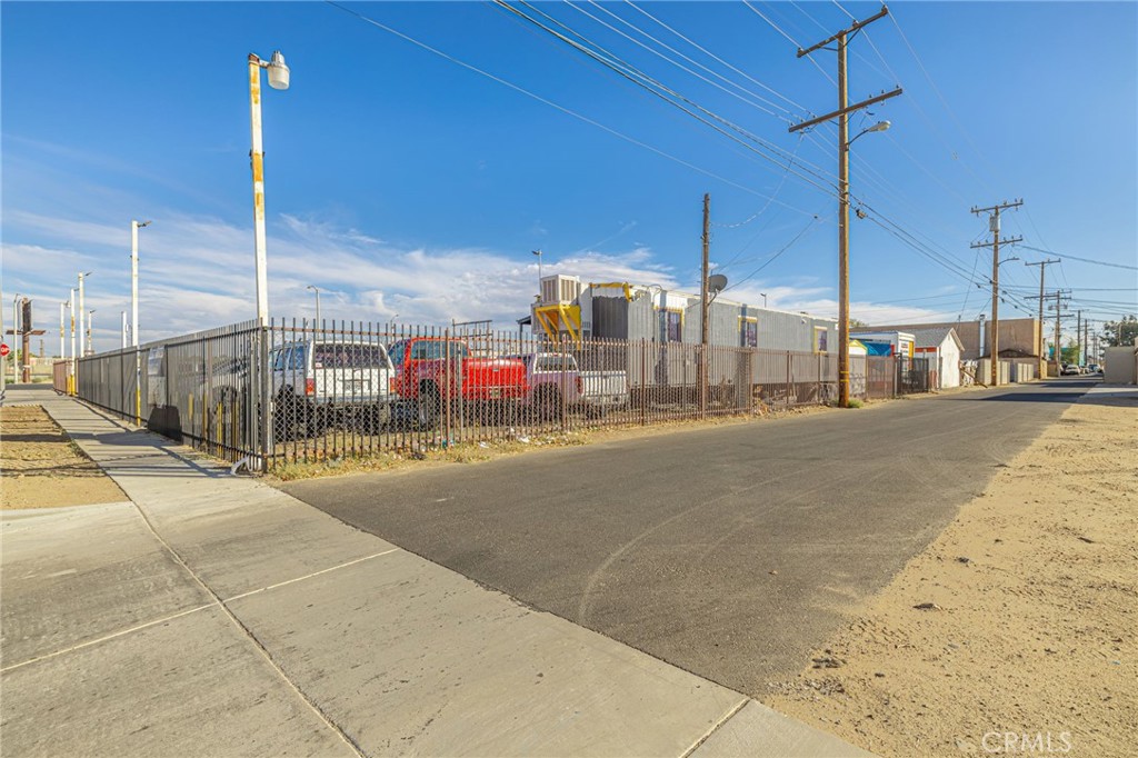 44663 Sierra Property Photo 27
