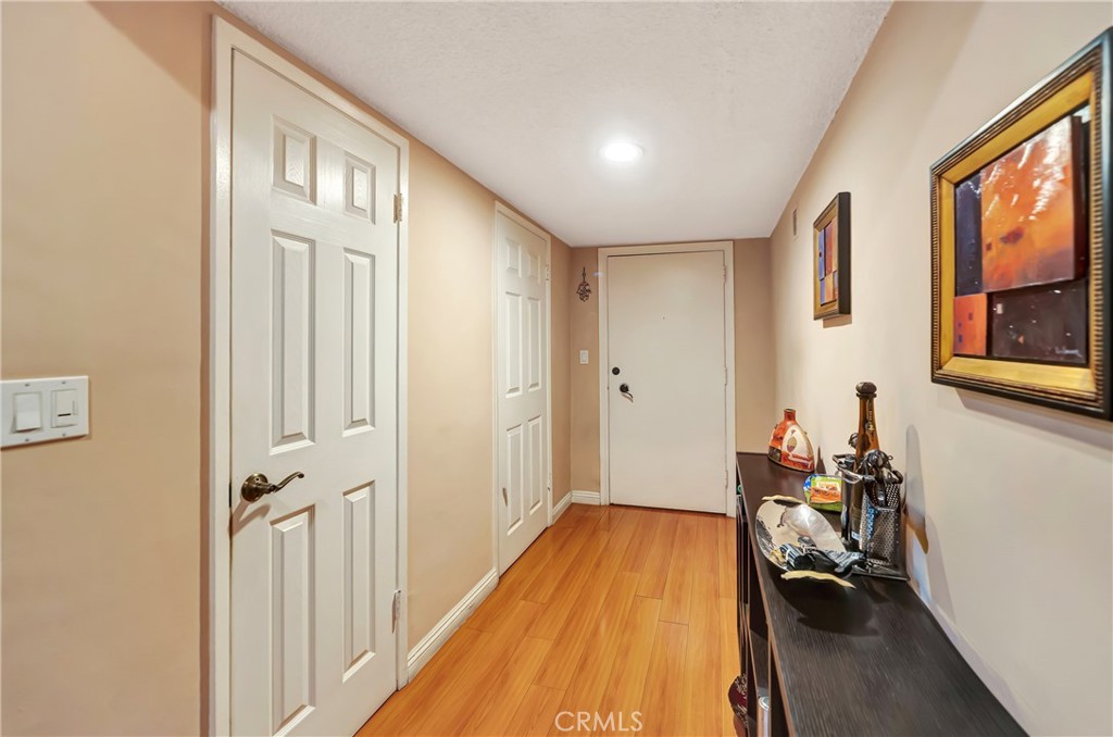 1734 N Fuller 107 Property Photo 3
