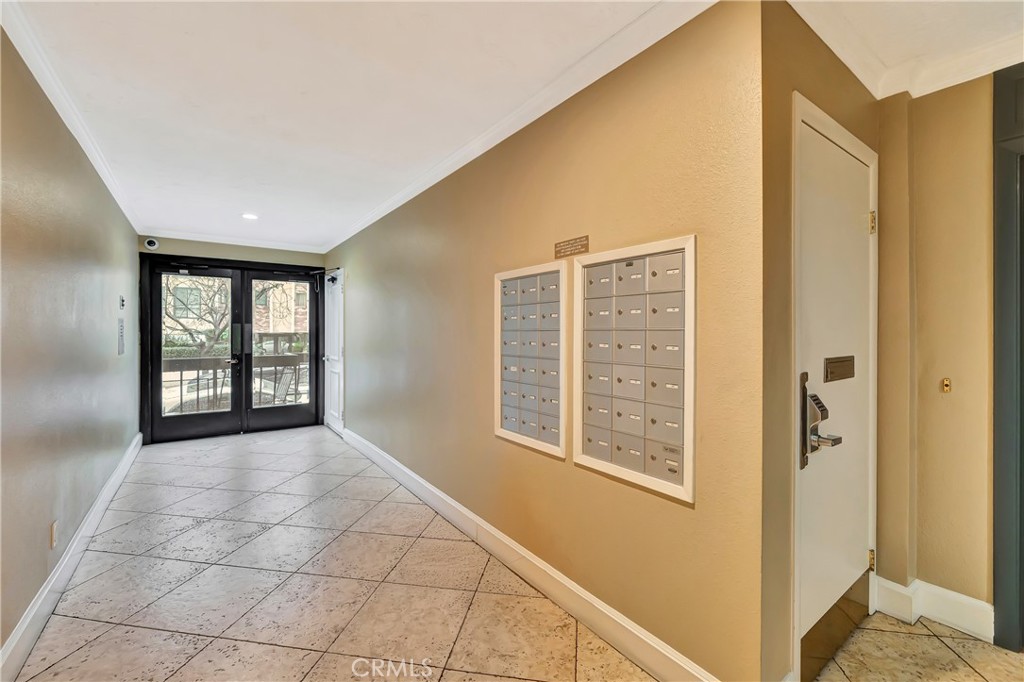 1734 N Fuller 107 Property Photo 26
