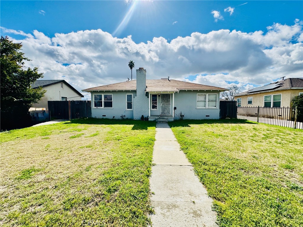 1807 Shamrock Property Photo 1