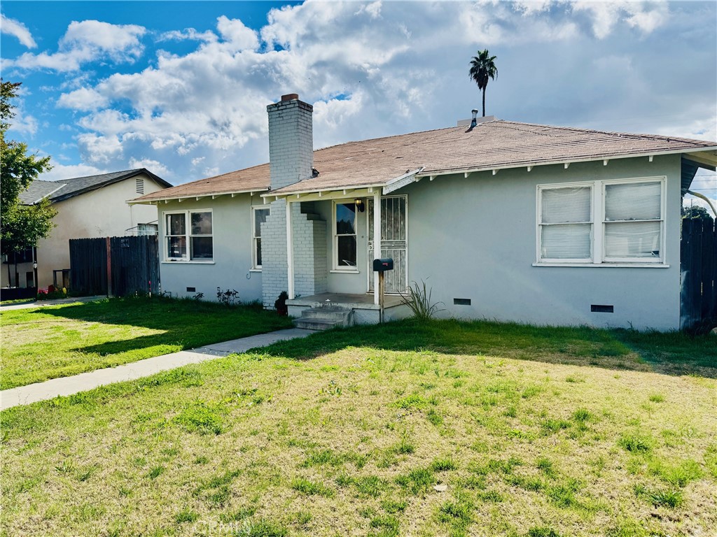 1807 Shamrock Property Photo 4