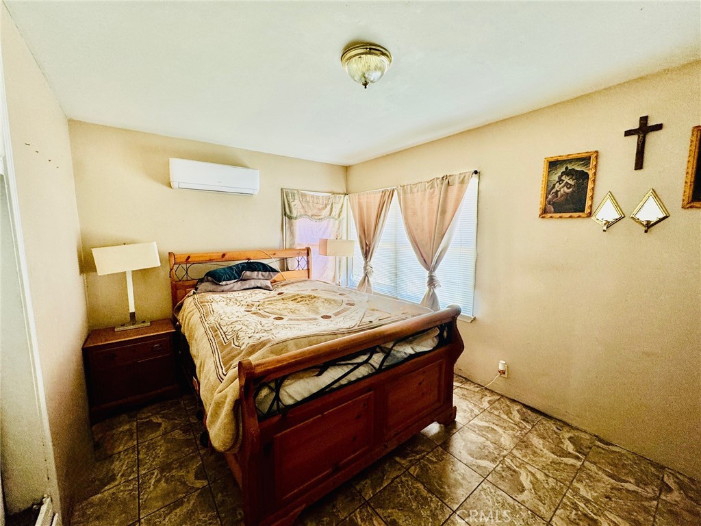 1807 Shamrock Property Photo 11