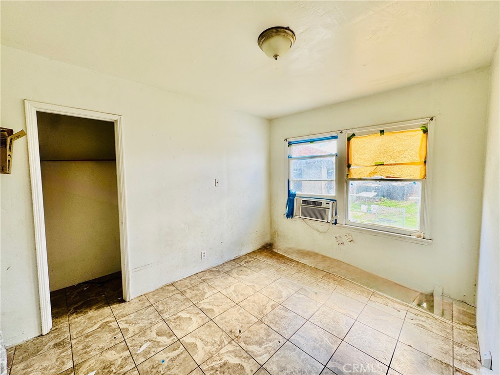 1807 Shamrock Property Photo 12