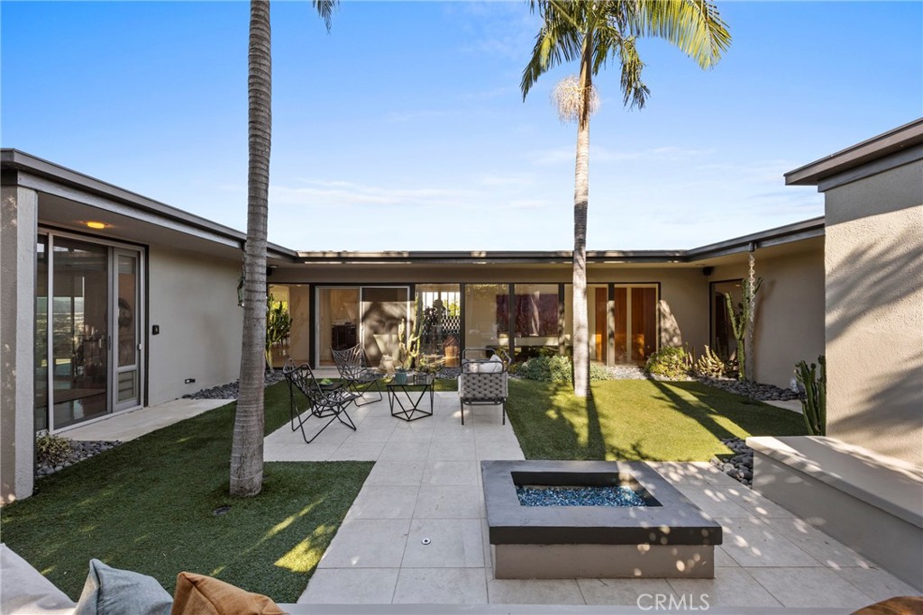 3851 Beverly Ridge Property Photo 4
