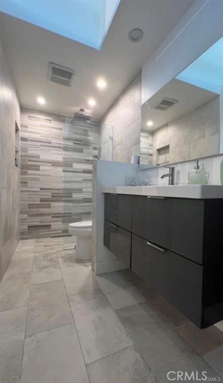 5460 White Oak A305 Property Photo 14