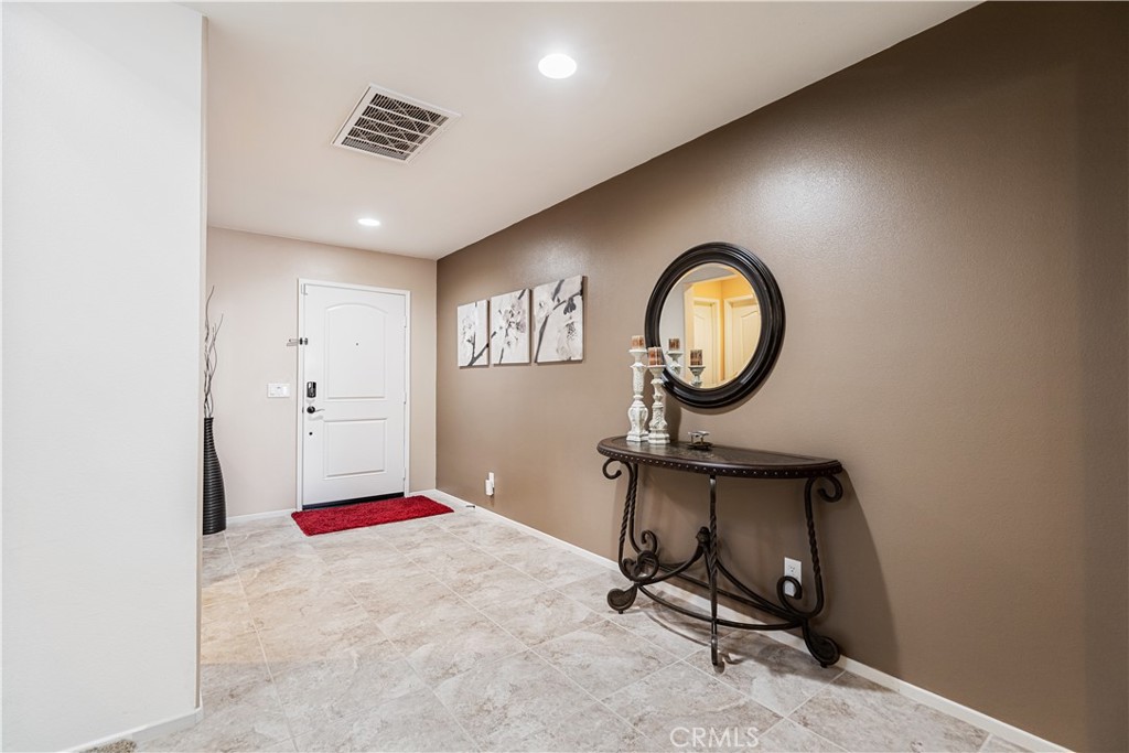 38113 Versailles Property Photo 8