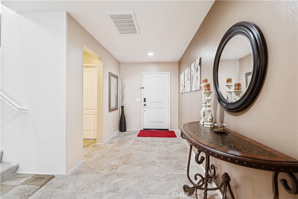 38113 Versailles Property Photo 11