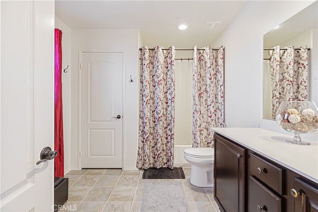 38113 Versailles Property Photo 31