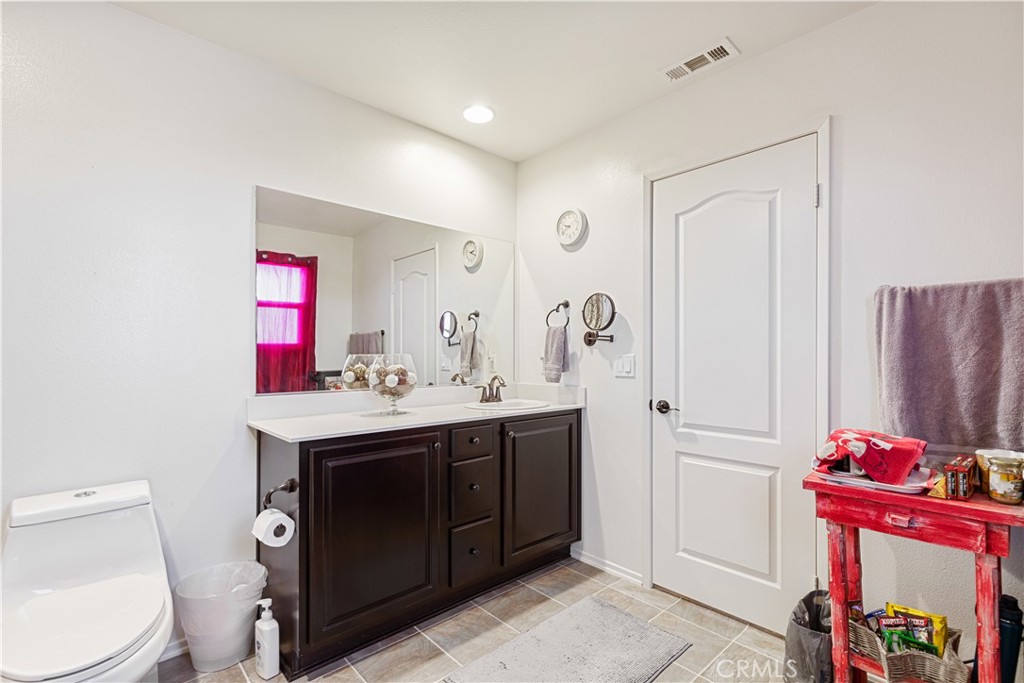 38113 Versailles Property Photo 33