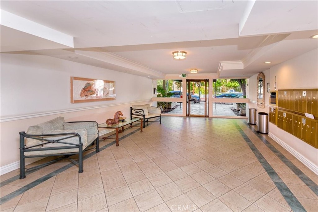 5310 Zelzah Unit 114 Property Photo 2
