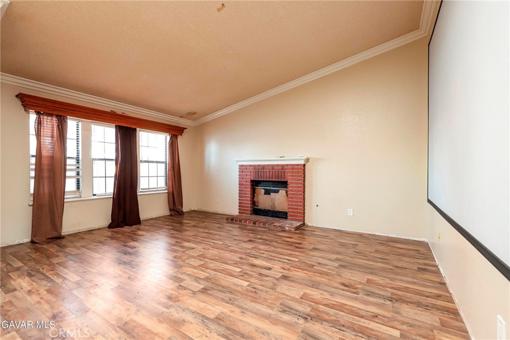 43319 27th W Property Photo 3