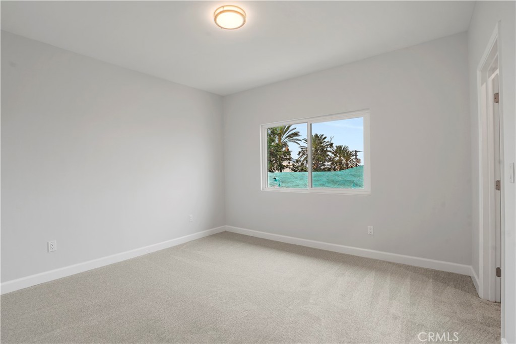 227 E Burbank C Property Photo 27