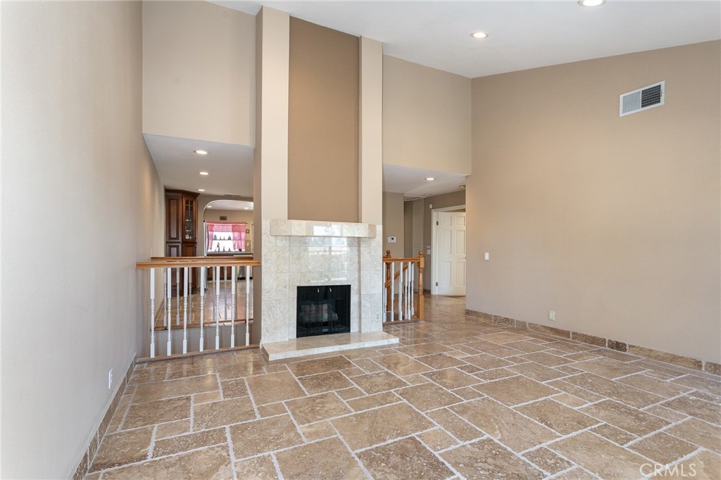 19519 Rinaldi #55 Property Photo 3