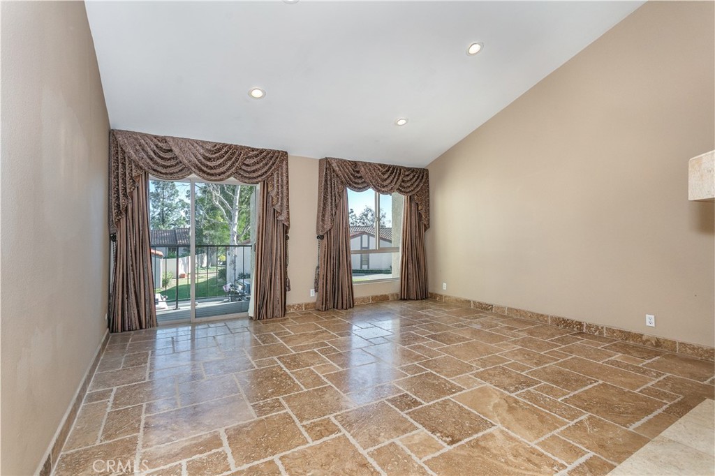 19519 Rinaldi #55 Property Photo 4
