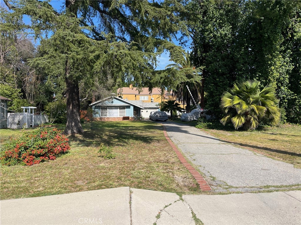 13029 Magnolia Property Photo 1