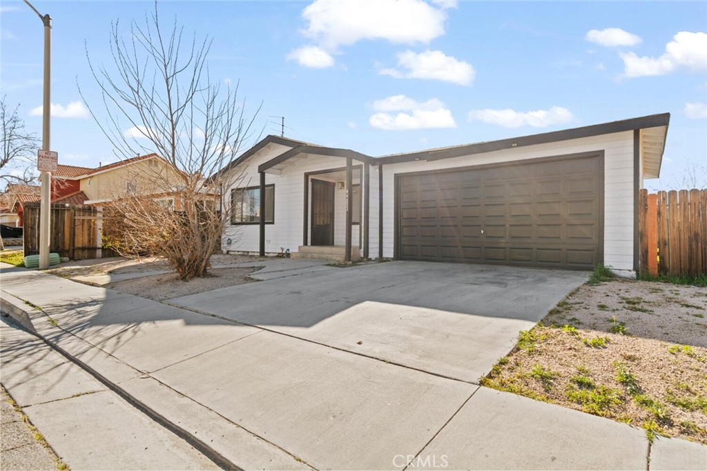 44053 Canyon Way Property Photo 2