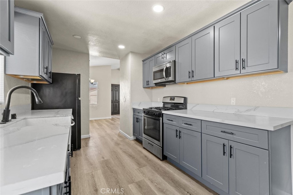 44053 Canyon Way Property Photo 9