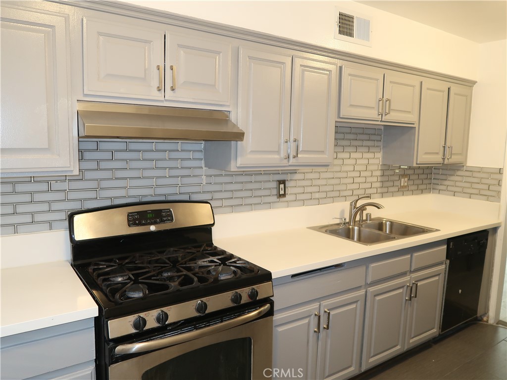 8105 Canby 4 Property Photo 3