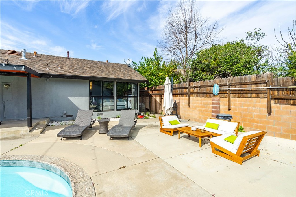 7702 De Soto Property Photo 35