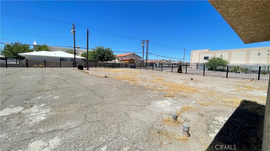 701 W Broadway Street Property Photo 14