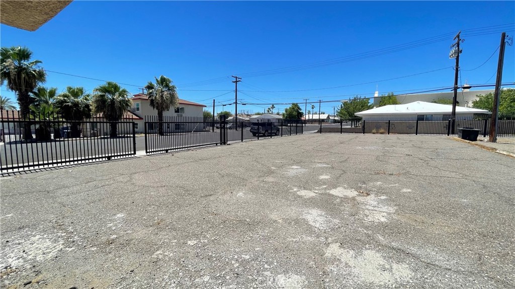 701 W Broadway Street Property Photo 15