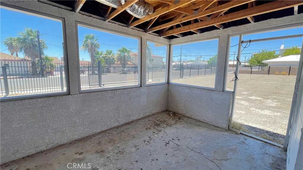 701 W Broadway Street Property Photo 20