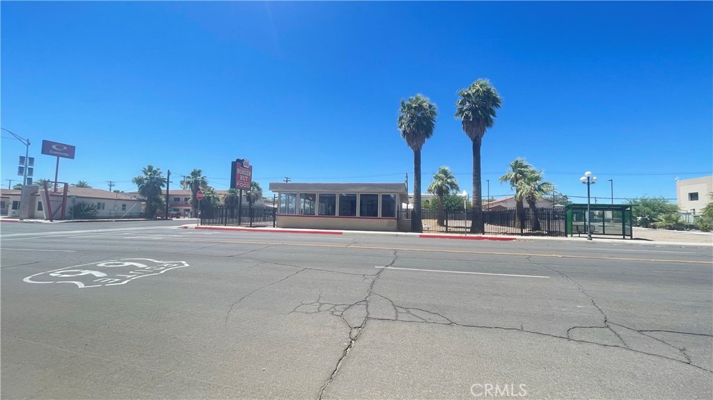 701 W Broadway Street Property Photo 23