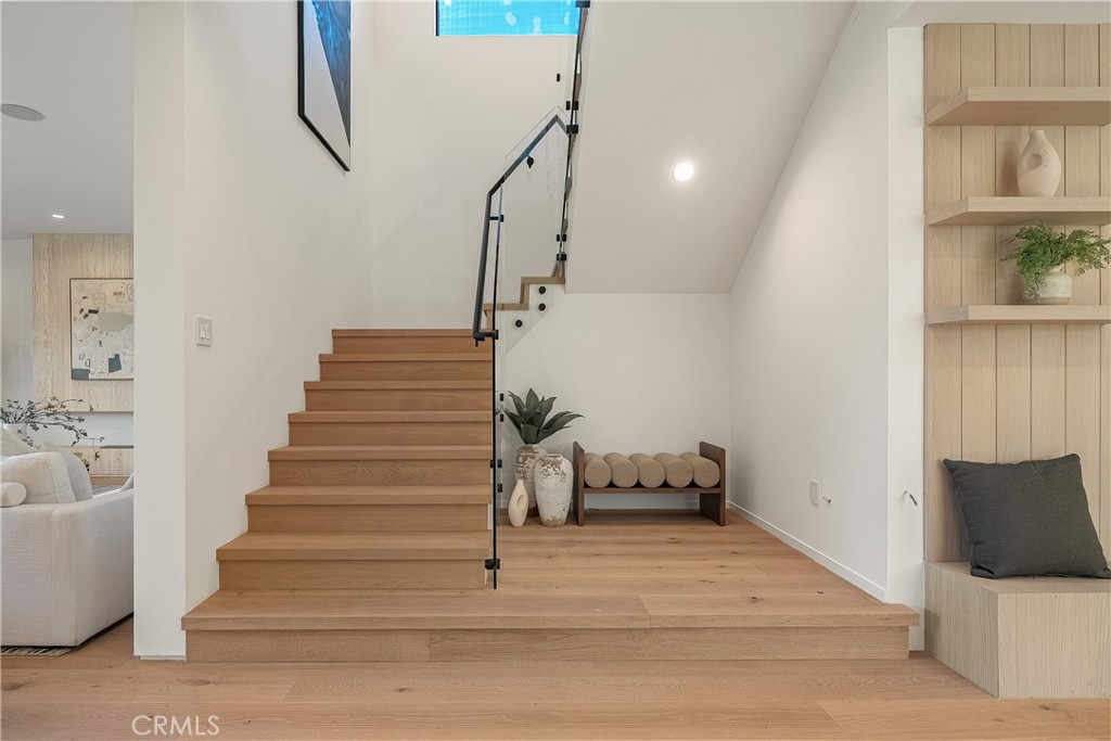 15451 Camarillo Street Property Photo 19