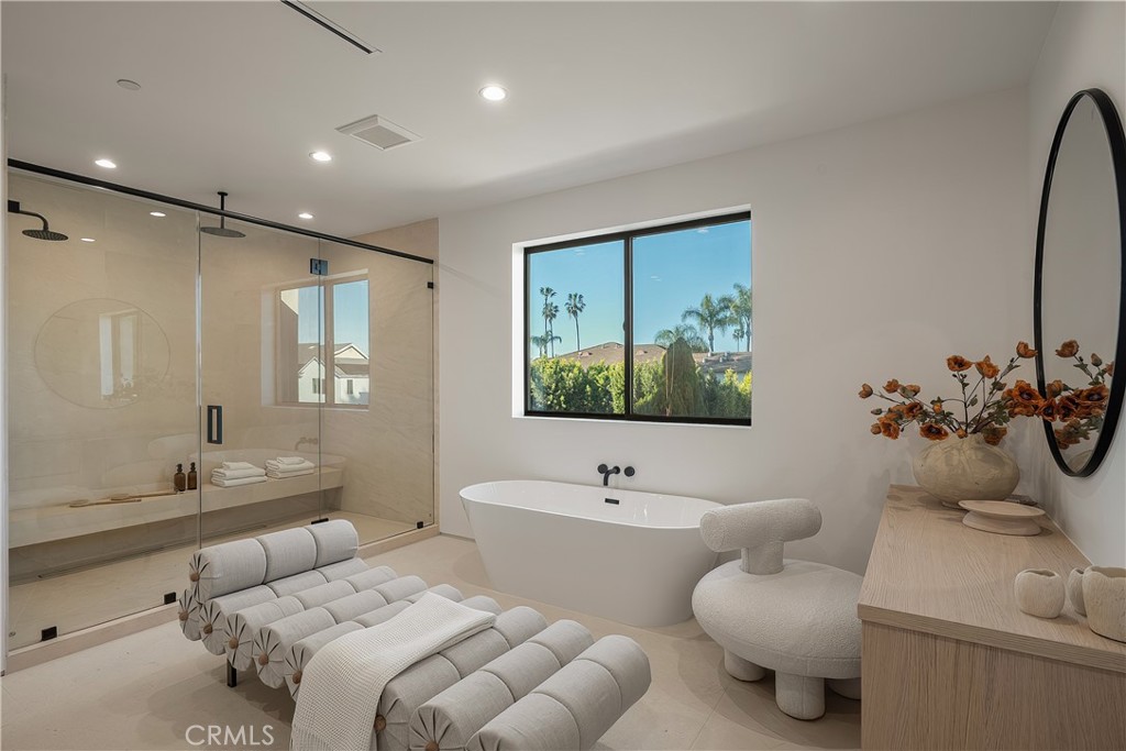 15451 Camarillo Street Property Photo 22