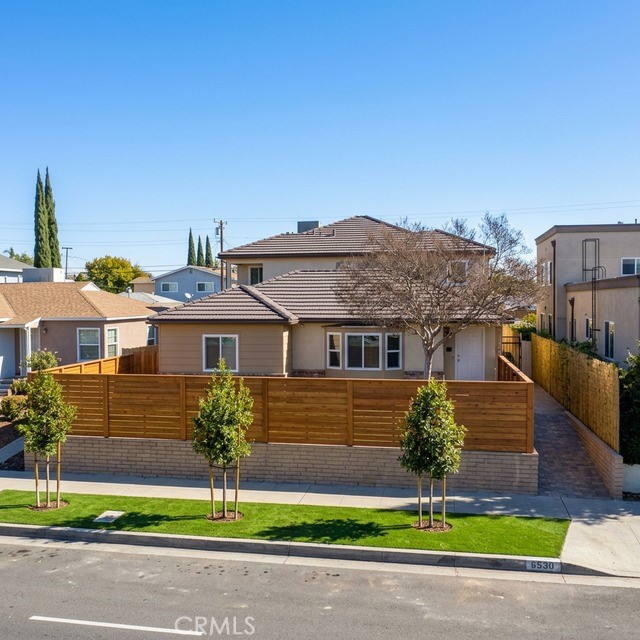 6550 Balboa Property Photo 1