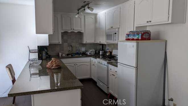 6550 Balboa Property Photo 21