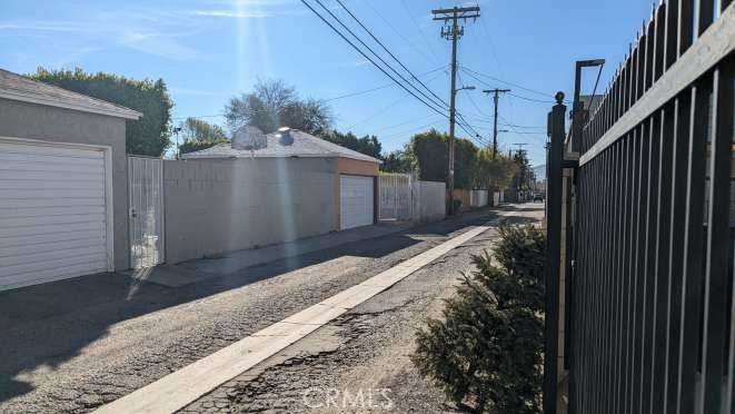 6550 Balboa Property Photo 45
