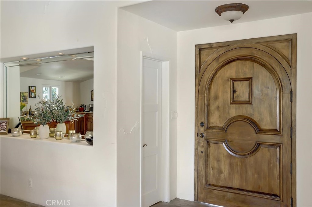 23130 Oxnard Street Property Photo 5