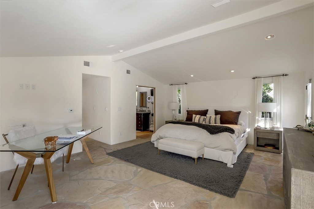 23130 Oxnard Street Property Photo 14