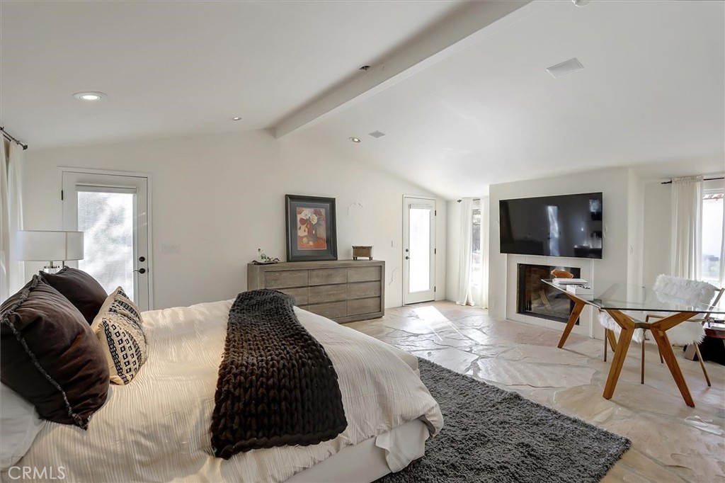 23130 Oxnard Street Property Photo 15