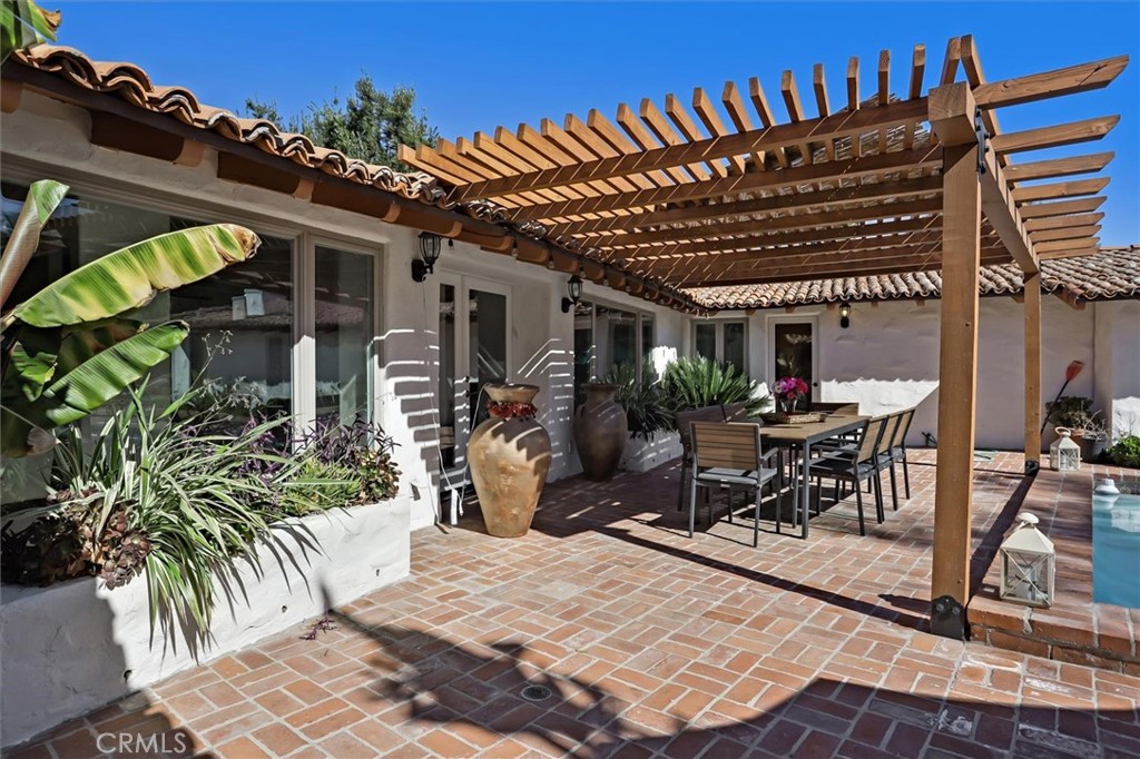 23130 Oxnard Street Property Photo 20