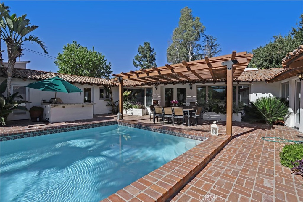 23130 Oxnard Street Property Photo 25