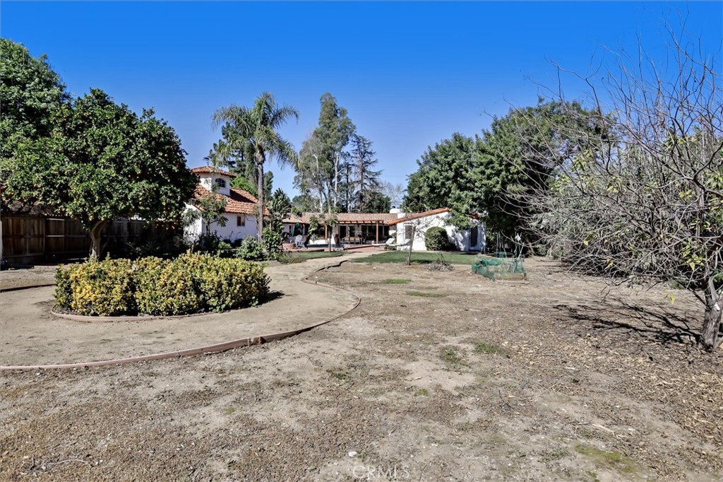 23130 Oxnard Street Property Photo 31