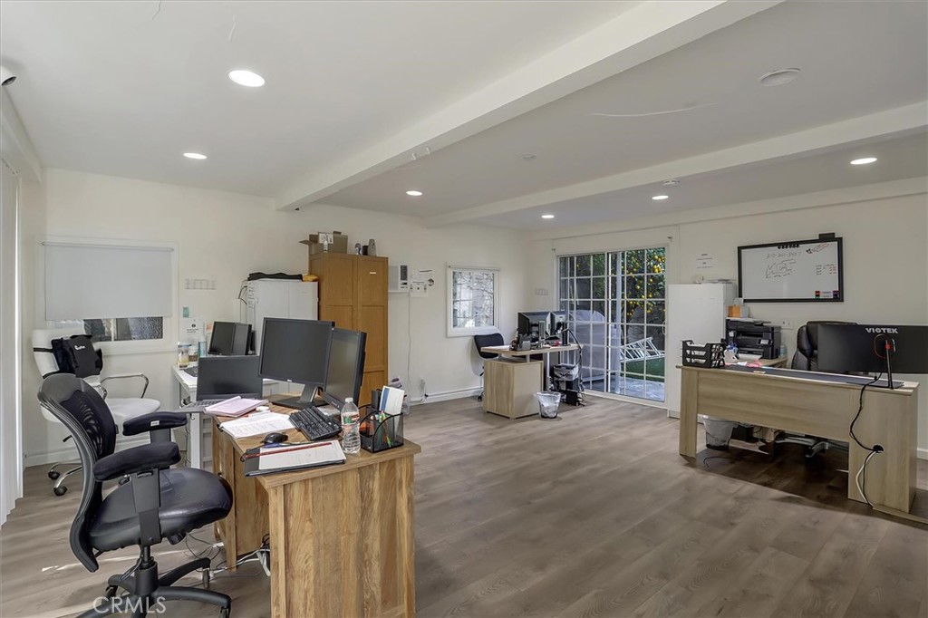 23130 Oxnard Street Property Photo 36