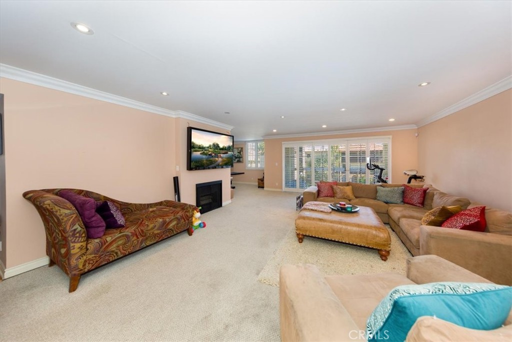 5339 Lindley Unit 207 Property Photo 4