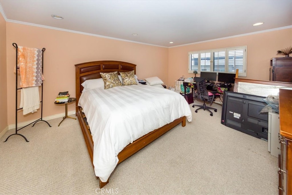 5339 Lindley Unit 207 Property Photo 7