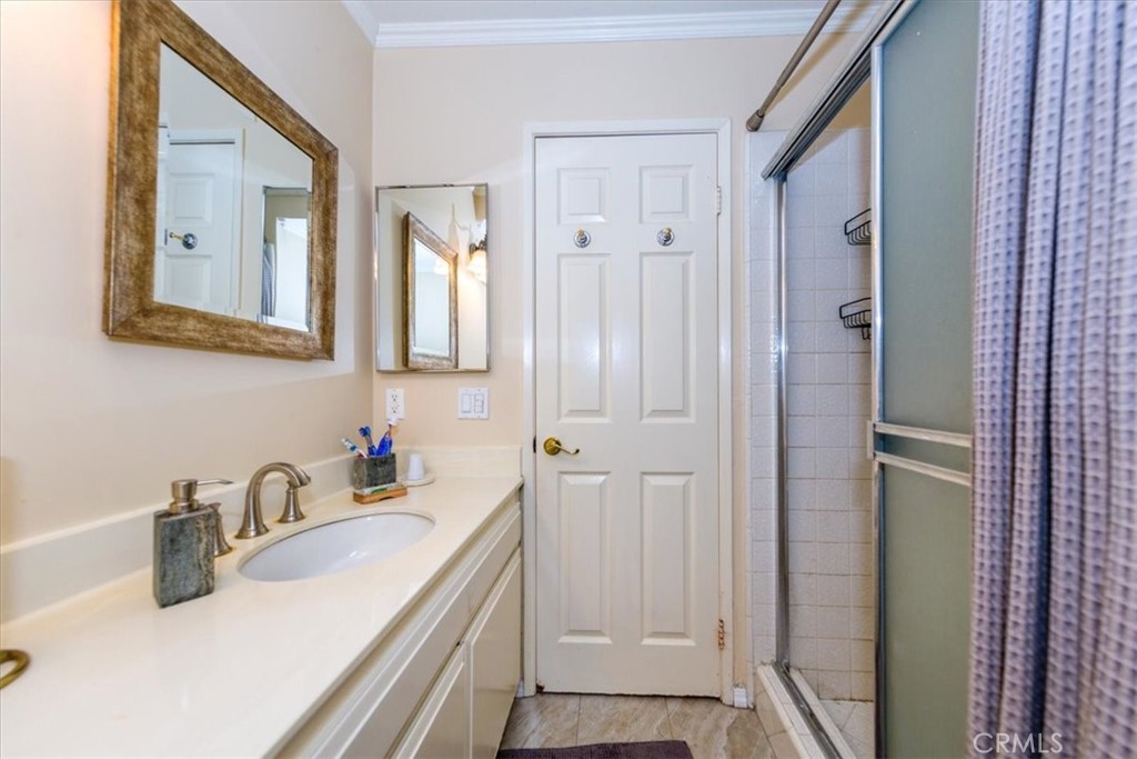 5339 Lindley Unit 207 Property Photo 11