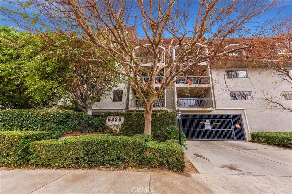 5339 Lindley Unit 207 Property Photo 15