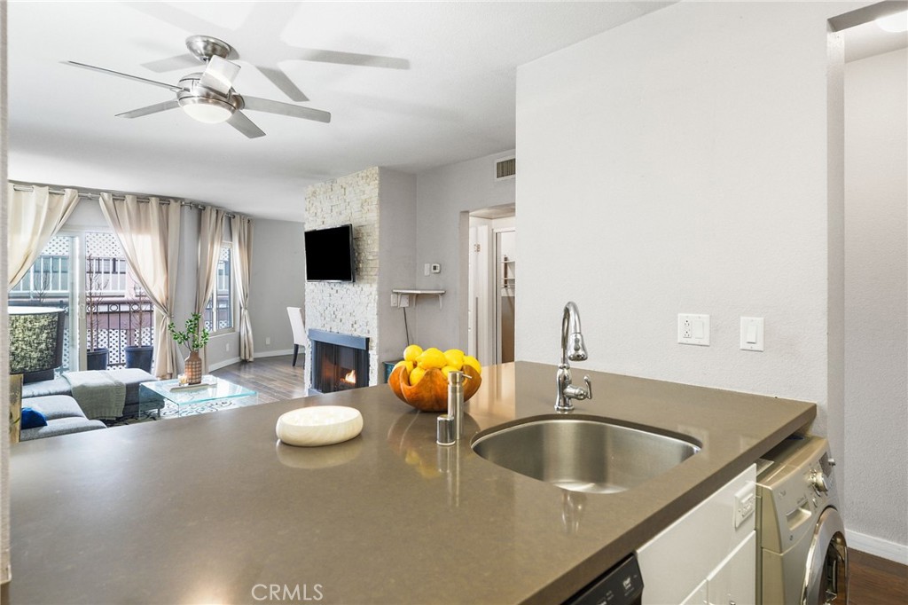 141 S Clark Drive 326 Property Photo 11