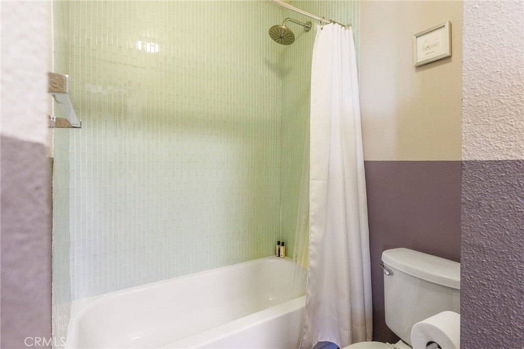 141 S Clark Drive 326 Property Photo 23