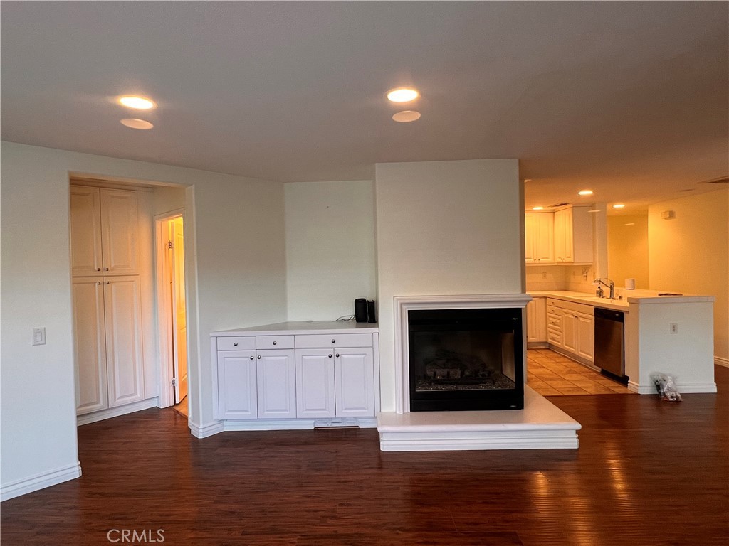 28382 Mirabelle Property Photo 12