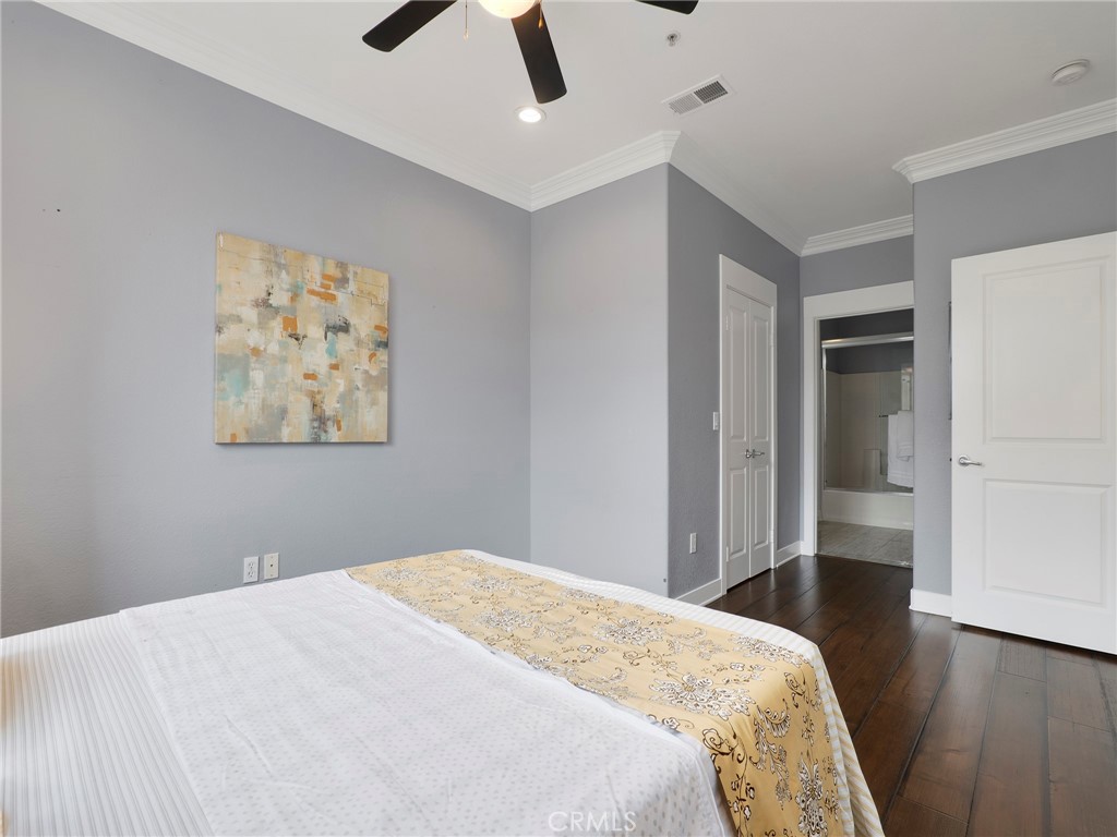 24507 Town Center 7418 Property Photo 17